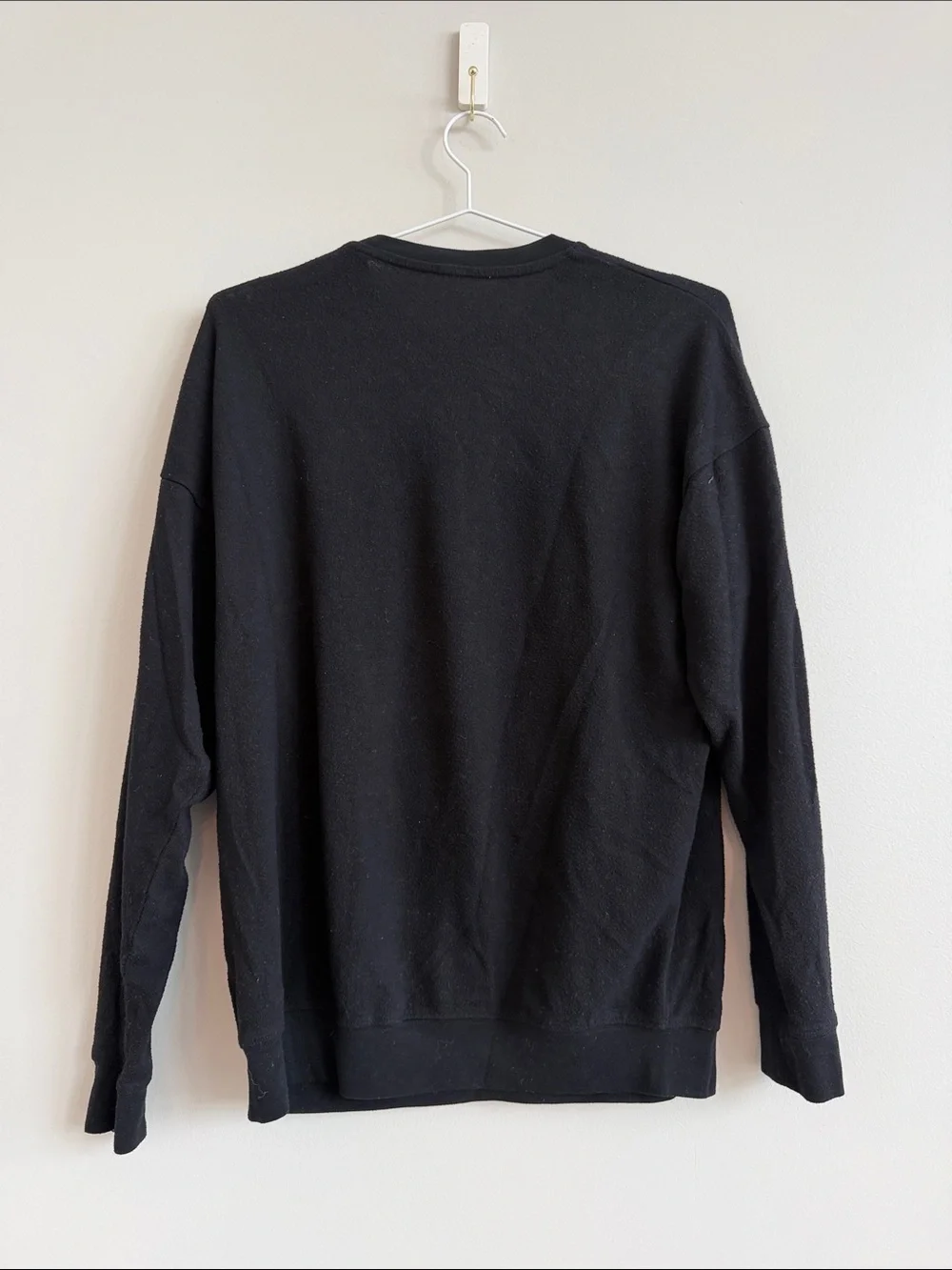 ALO Yoga Women’s Black Crewneck Pullover Thin Sweatshirt